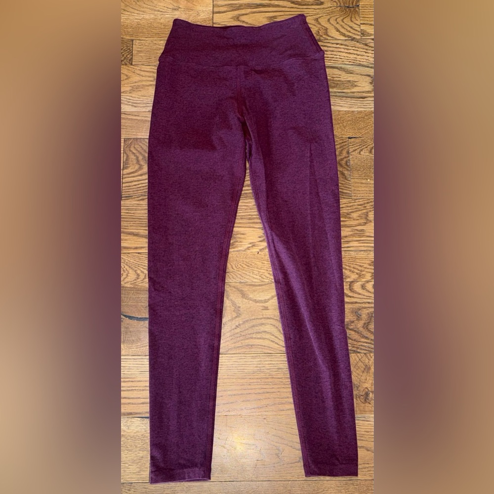Year of Ours. Everyday Yoga Legging. Sangria. Size Small. - Picture 5 of 6